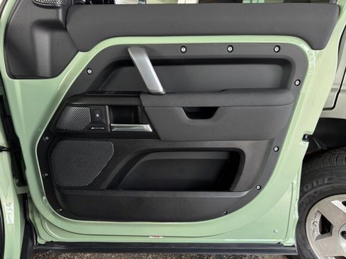 Used 2023 Land Rover Defender 110 75th Limited Edition image 21