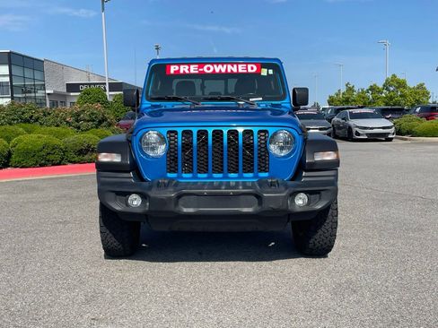 Used 2020 Jeep Gladiator Sport w/ Quick Order Package 24S AWD/4WD image 2