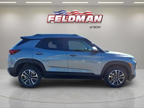 Used 2025 Chevrolet TrailBlazer LT w/ Convenience Package FWD image 7