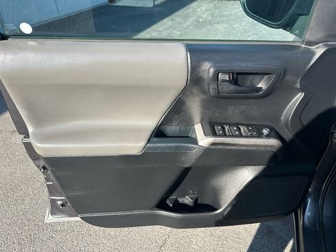 Used 2017 Toyota Tacoma SR5 image 27