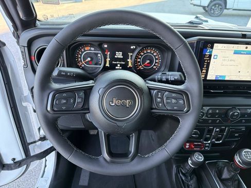 Used 2026 Jeep Wrangler Unlimited Rubicon AWD/4WD image 22