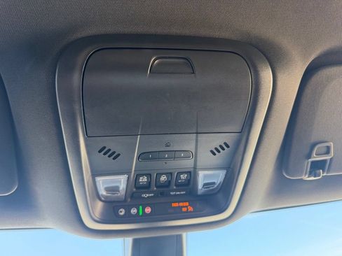Used 2023 Buick Enclave Avenir FWD image 23