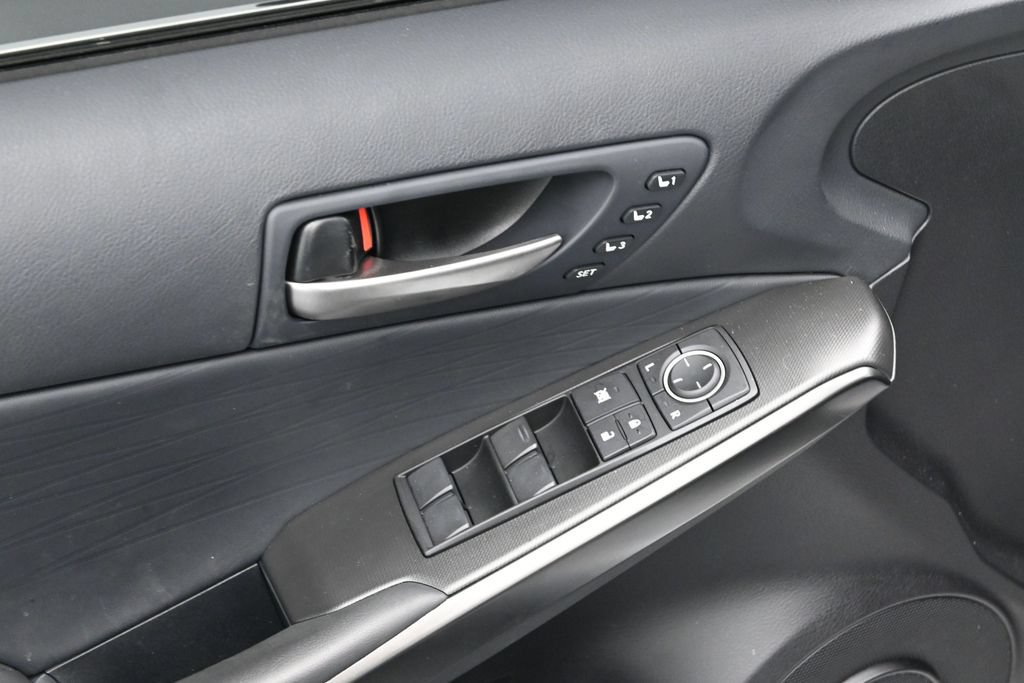 Used 2023 Lexus IS 350 F Sport RWD image 12
