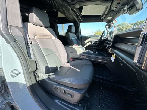 Used 2025 GMC Hummer EV 3X w/ Extreme Off-Road Package image 29