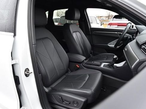 Used 2023 Audi Q3 2.0T Premium w/ Convenience Package image 19