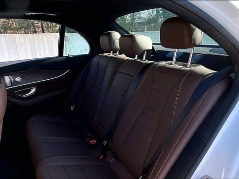 Used 2022 Mercedes-Benz E 350 Sedan image 18