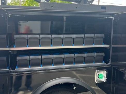 New 2026 Ford F550 4x4 Supercab Super Duty w/ XLT Value Package image 12