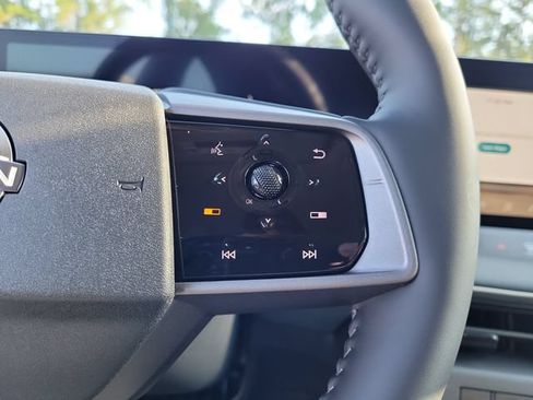 New 2026 Nissan Leaf SV+ w/ Floor Mat Package (SV+) FWD image 21