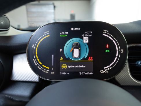 Used 2023 MINI Cooper SE image 5