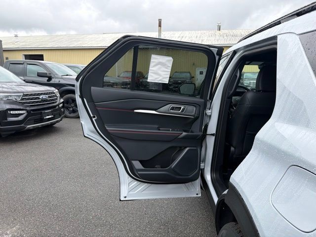 Used 2026 Ford Explorer ST-Line w/ ST-Line Street Pack AWD/4WD image 51