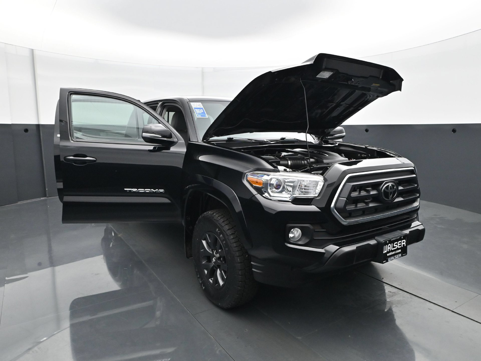 Used 2020 Toyota Tacoma SR5 w/ Technology Package AWD/4WD image 35