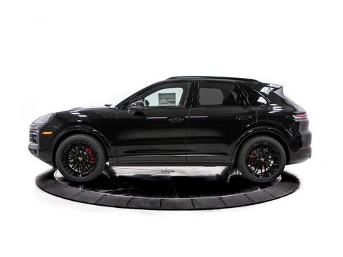 Certified 2026 Porsche Cayenne S AWD/4WD image 2