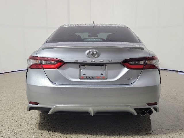 Used 2023 Toyota Camry SE FWD image 6