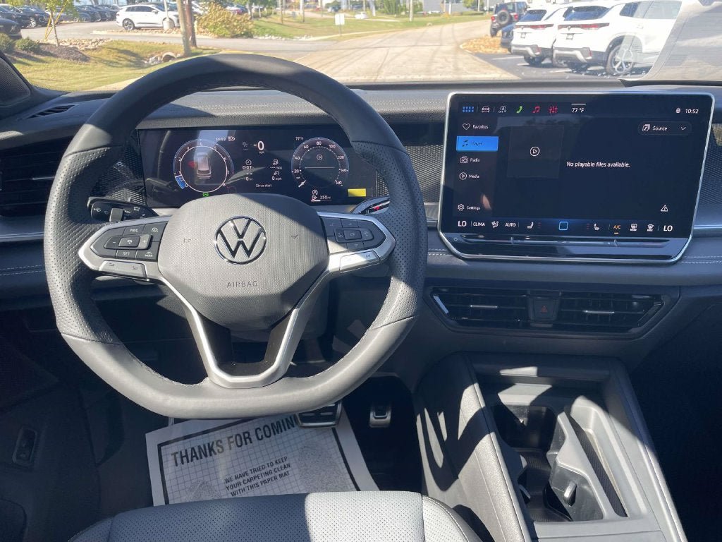 New 2026 Volkswagen Tiguan SE R-Line FWD image 14