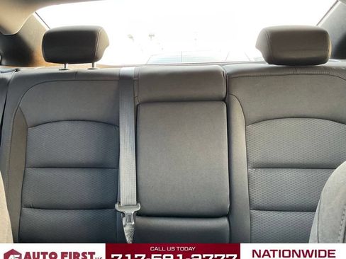 Used 2018 Chevrolet Malibu LT FWD image 17