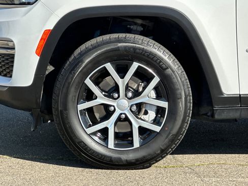 Used 2024 Jeep Grand Cherokee Limited w/ Trailer Tow Package image 31