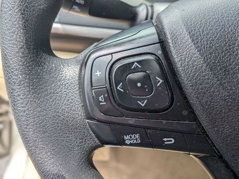 Used 2017 Toyota Camry LE FWD image 21
