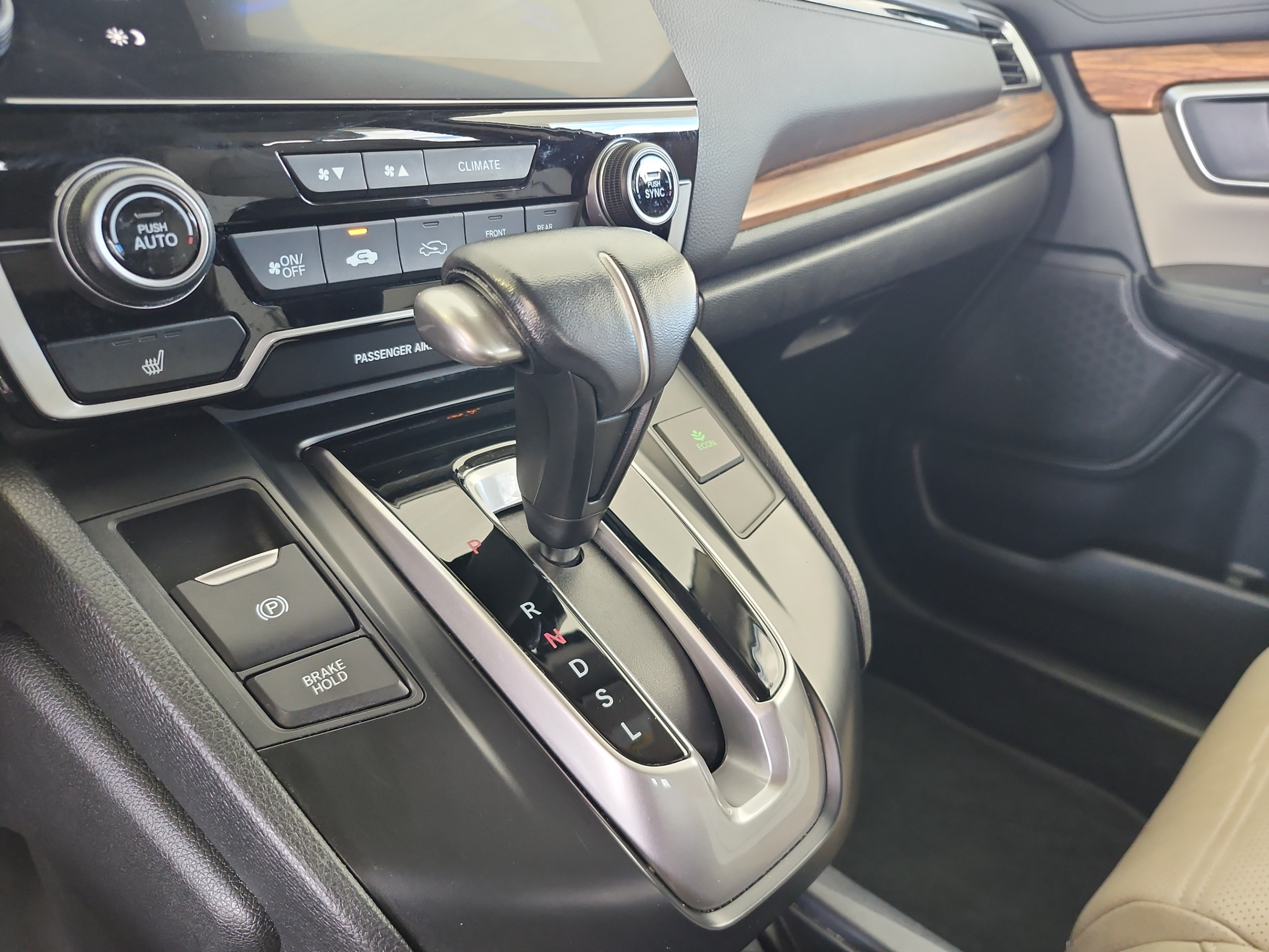 Used 2018 Honda CR-V Touring image 13