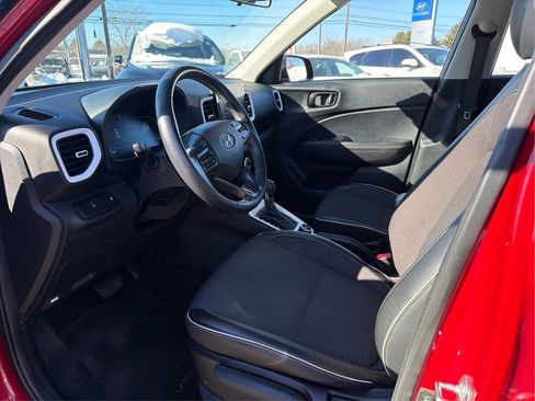 Certified 2023 Hyundai Venue Limited image 9