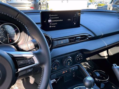 Certified 2025 MAZDA MX-5 Miata Club image 8