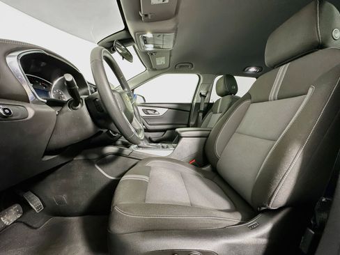 Used 2025 Chevrolet Blazer LT FWD image 13