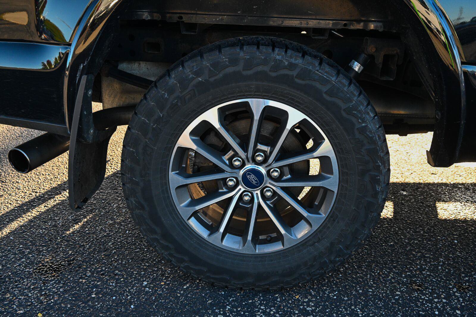 Used 2018 Ford F150 XLT w/ Equipment Group 302A Luxury AWD/4WD image 14