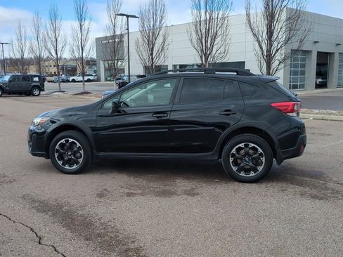 Used 2023 Subaru Crosstrek 2.0i Premium image 3
