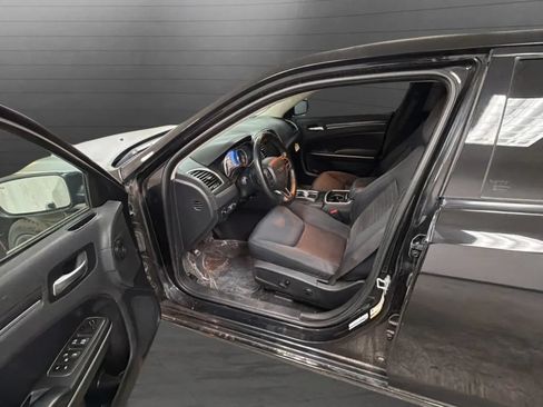 Used 2022 Chrysler 300 Touring w/ Sport Appearance Package RWD image 20