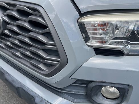 Used 2019 Toyota Tacoma TRD Off-Road AWD/4WD image 3