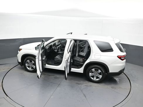 Used 2023 Honda Pilot EX-L image 45