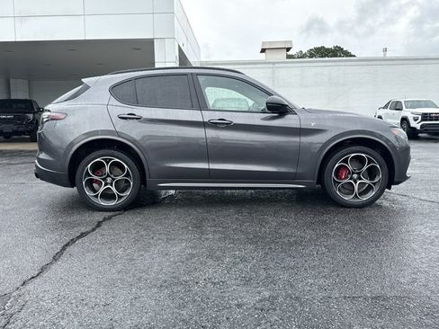Used 2024 Alfa Romeo Stelvio Ti AWD/4WD image 2