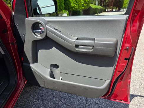 Used 2014 Nissan Xterra S image 26