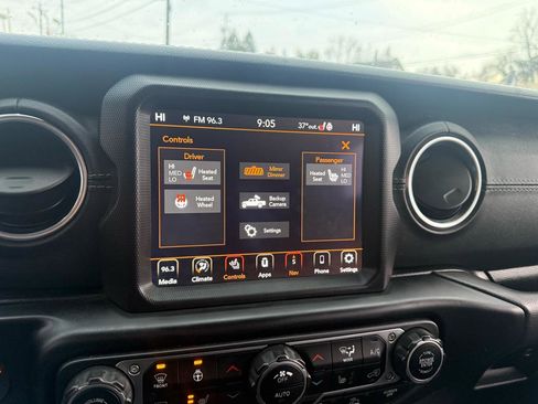 Used 2021 Jeep Gladiator Overland w/ Popular Equipment Package AWD/4WD image 28