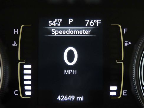 Used 2020 Jeep Cherokee Latitude Plus FWD image 11