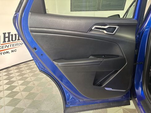 Used 2023 Kia Sportage EX image 19