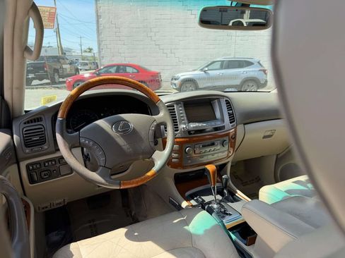 Used 2004 Lexus LX 470 4WD image 25