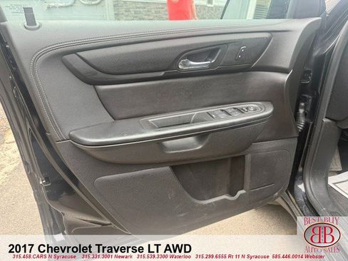 Used 2017 Chevrolet Traverse LT w/ Style and Technology Package AWD/4WD image 9