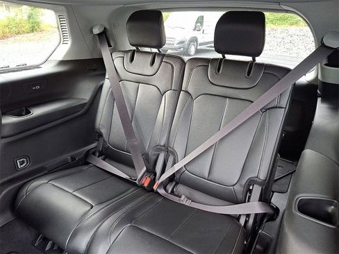 Used 2023 Jeep Grand Cherokee L Limited image 15