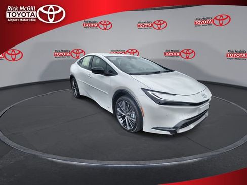 New 2026 Toyota Prius XLE image 2