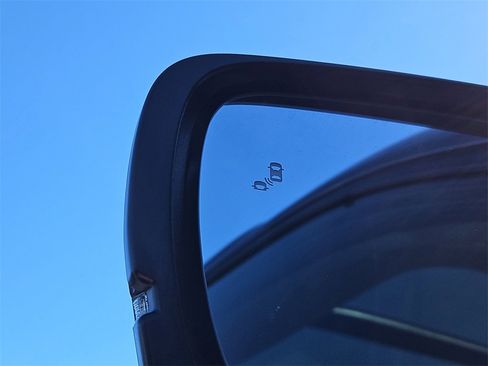 New 2025 Honda Pilot Touring image 5