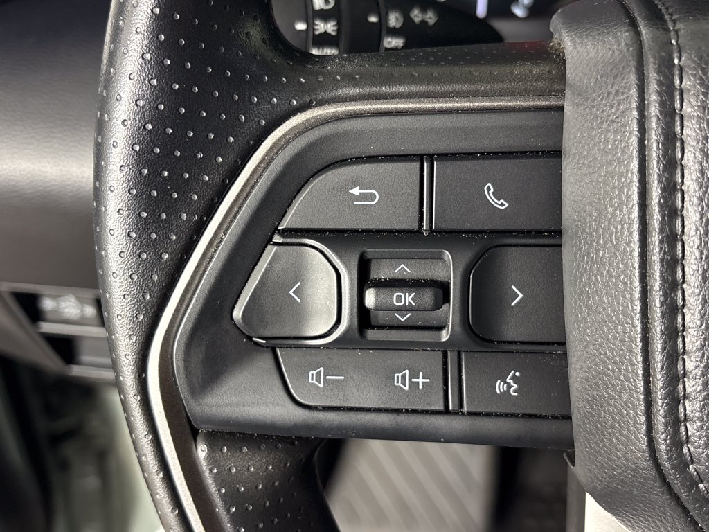 Used 2025 Toyota Tundra SR5 w/ SR5 Convenience Package AWD/4WD image 18