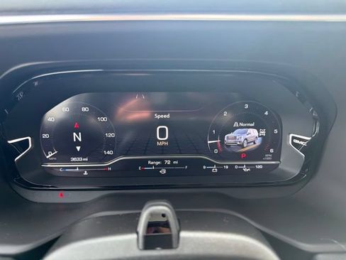 Used 2024 GMC Yukon Denali w/ Advanced Technology Package AWD/4WD image 29