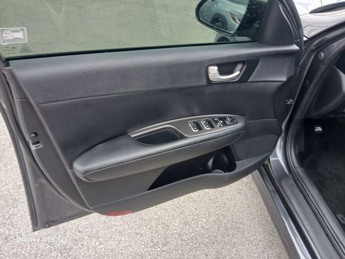 Used 2018 Kia Optima S FWD image 11