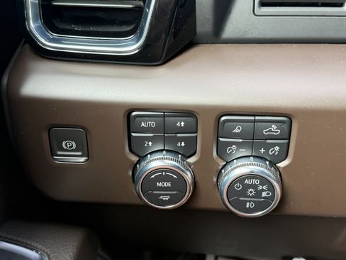 Used 2023 GMC Sierra 1500 Denali image 32