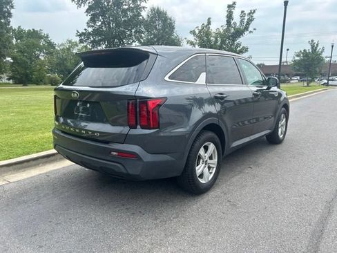 Certified 2021 Kia Sorento LX FWD image 19