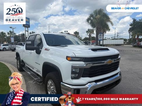 Used 2025 Chevrolet Silverado 2500 LT AWD/4WD image 2