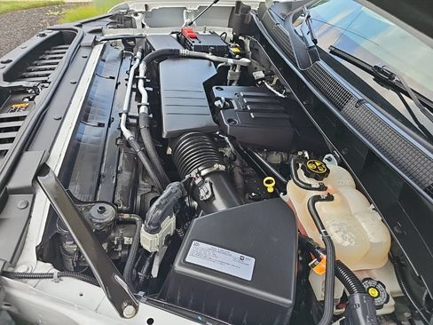 Used 2021 Chevrolet Silverado 1500 LT AWD/4WD image 34