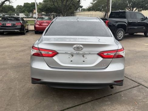 Used 2019 Toyota Camry LE FWD image 6