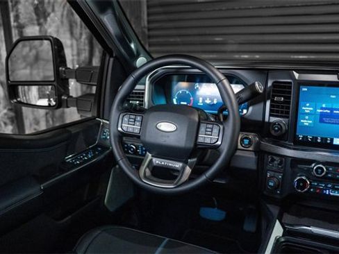 Used 2025 Ford F450 Platinum w/ FX4 Off-Road Package image 5