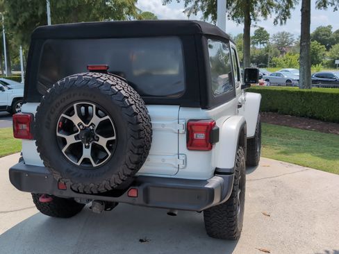 Used 2018 Jeep Wrangler Rubicon AWD/4WD image 10